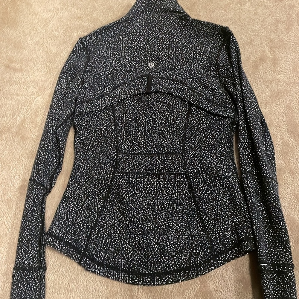 Lululemon jacket - Picture 2 of 6